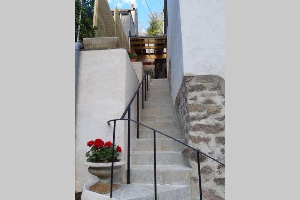 La Petite Maison Dans la Vallée Avallon Esterno foto